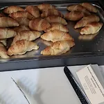 לינה וארוחת בוקר Pocitniski Dom /