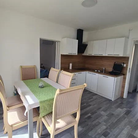 Pocitniski Dom / Couette-café 4*