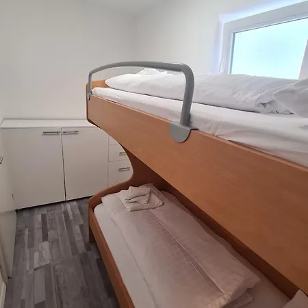 Pocitniski Dom / Bed & Breakfast