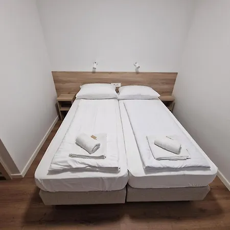 Bed & Breakfast Pocitniski Dom / 4*