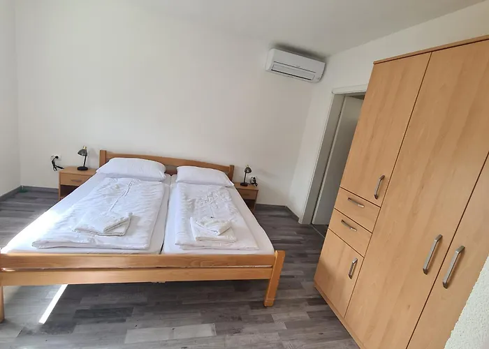 Bed and breakfast Pocitniski Dom /