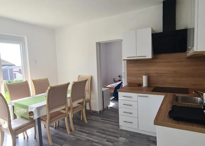 Pocitniski Dom / Oda ve Kahvaltı Portorož