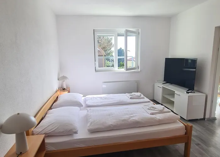 Pocitniski Dom / Oda ve Kahvaltı