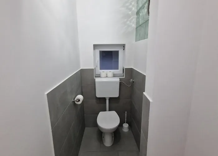 Pocitniski Dom / Oda ve Kahvaltı 4*