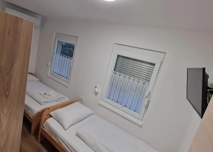 Pocitniski Dom / Bed and breakfast