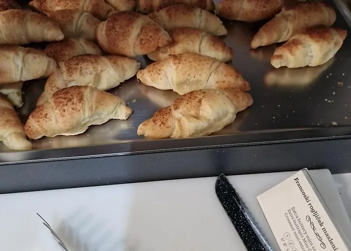 Oda ve Kahvaltı Pocitniski Dom /